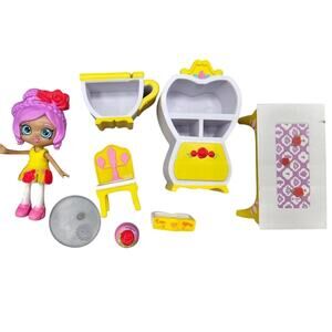 Happy Places Disney Themed Mini Shopkins Belle
